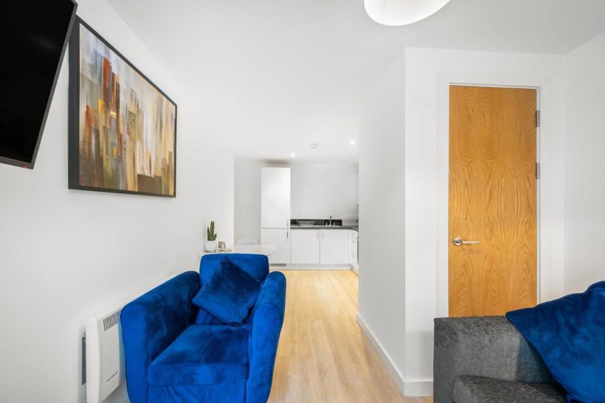 A Lovely 2 Bedroom Apartment In The Heart Of Preston Престън Екстериор снимка