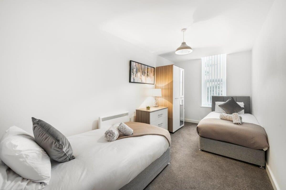 A Lovely 2 Bedroom Apartment In The Heart Of Preston Престън Екстериор снимка