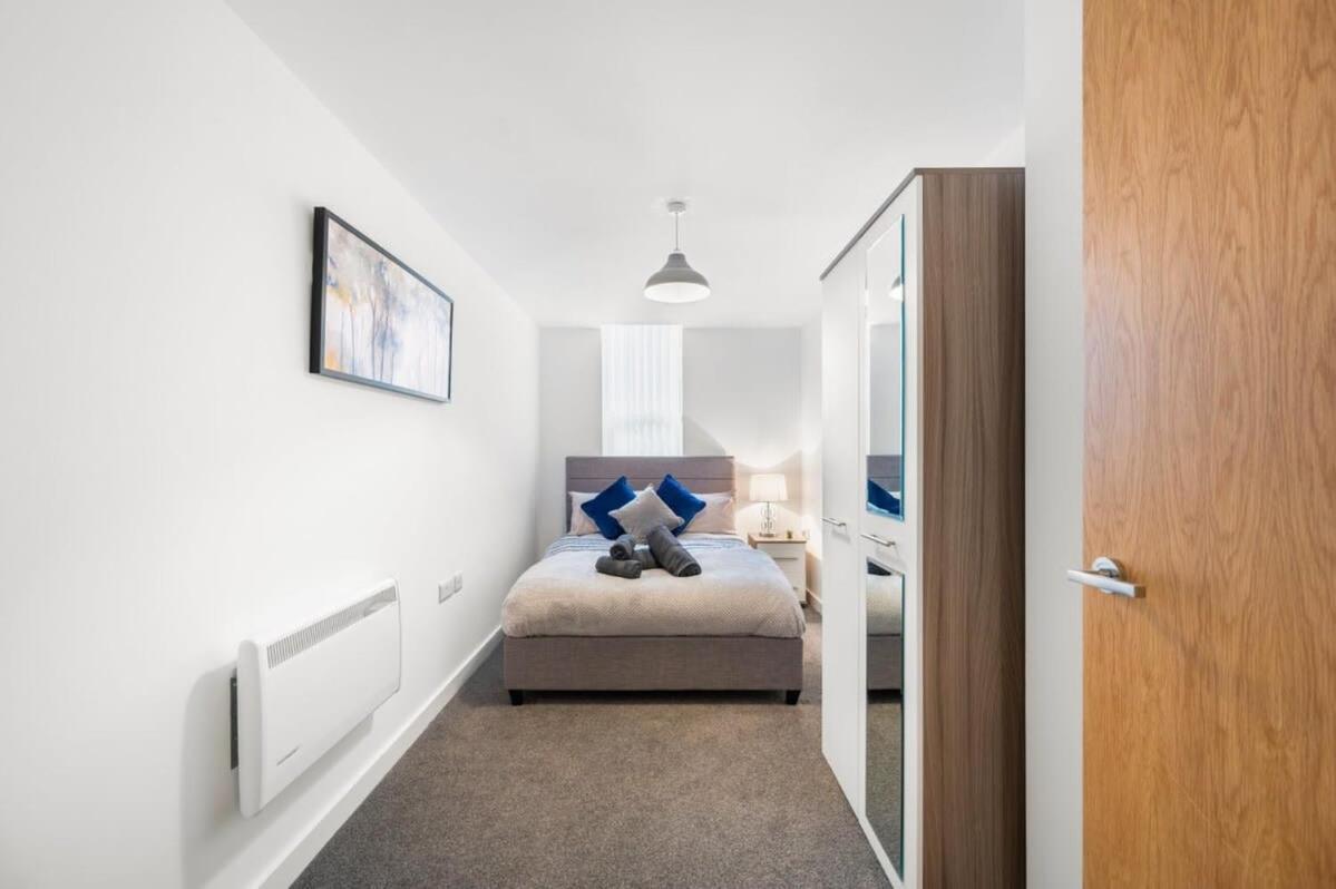 A Lovely 2 Bedroom Apartment In The Heart Of Preston Престън Екстериор снимка